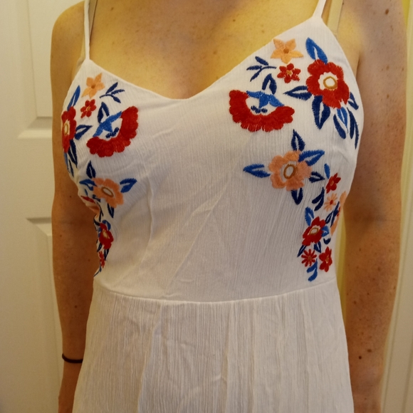 Xhilaration Dresses & Skirts - Beautiful sun dress